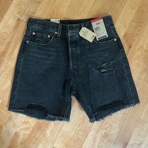 NWT Levi’s black Jean shorts